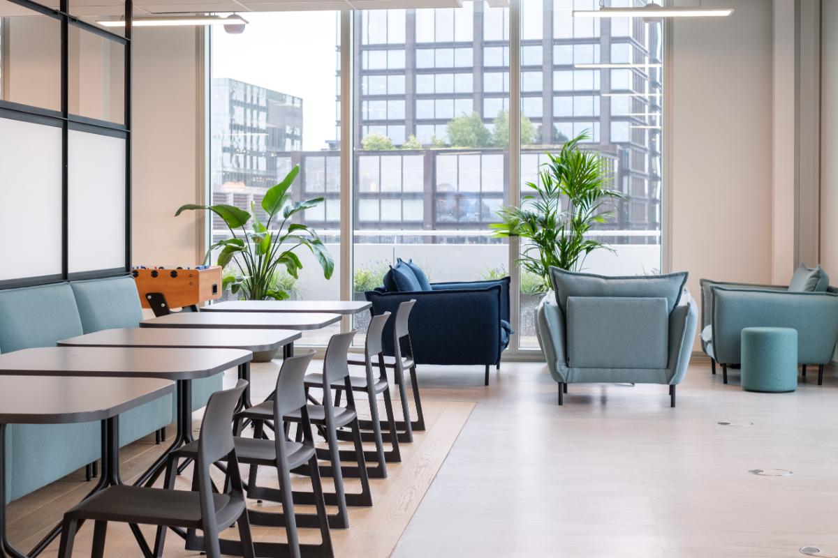 Frontier Economics, London office furniture project in London, UK by Fluid Furniture — image 8