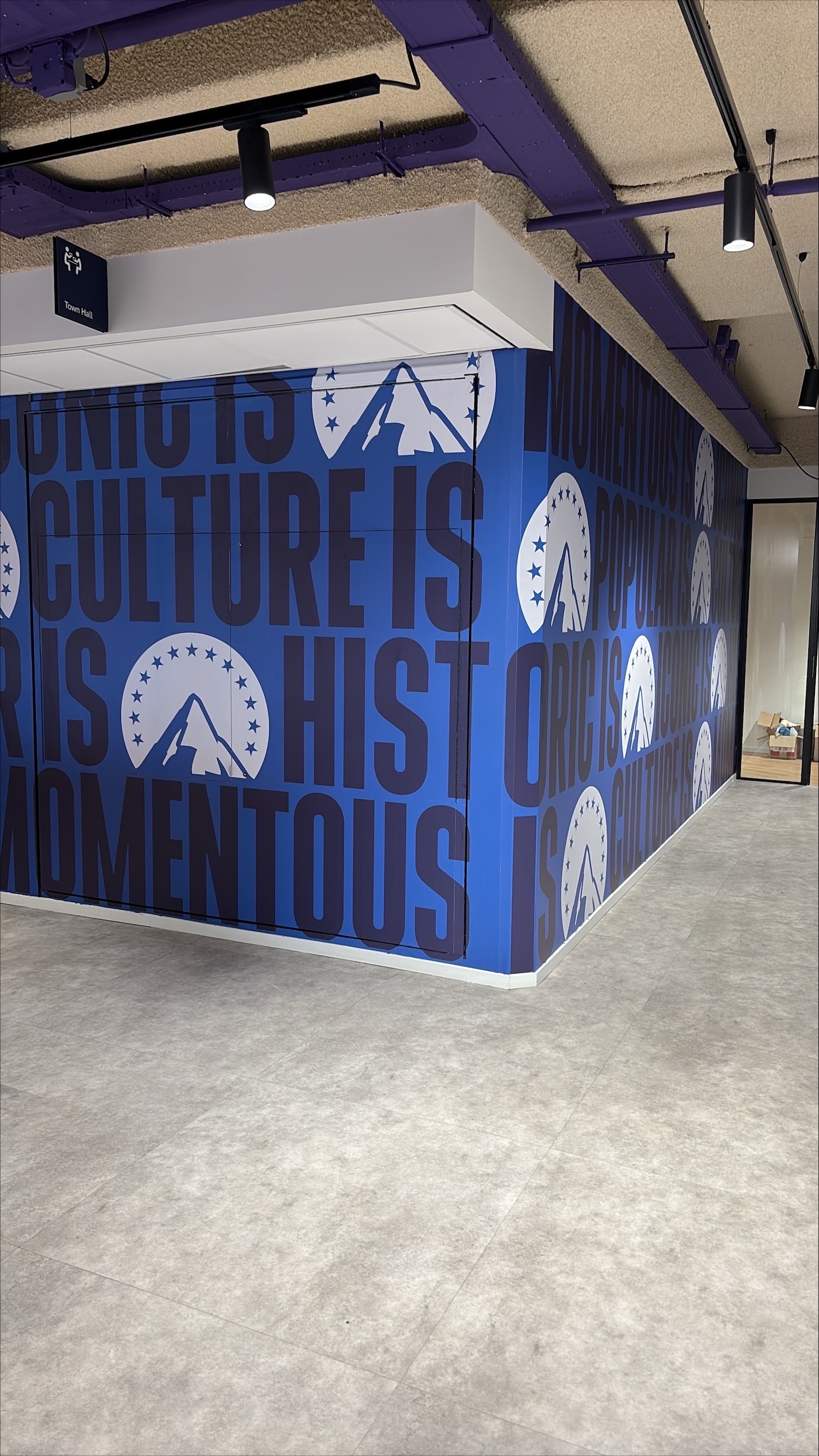 Change programme management of office relocation workplace strategy project in Amsterdam, Netherlands by Isovist Consulting — image 5