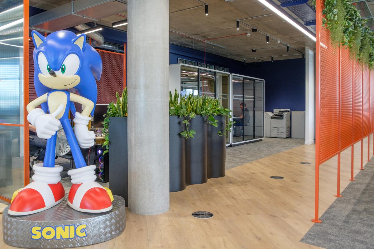 SEGA, Chiswick Park phone booths / meeting pods project in London, UK by Fluid Furniture — image 7