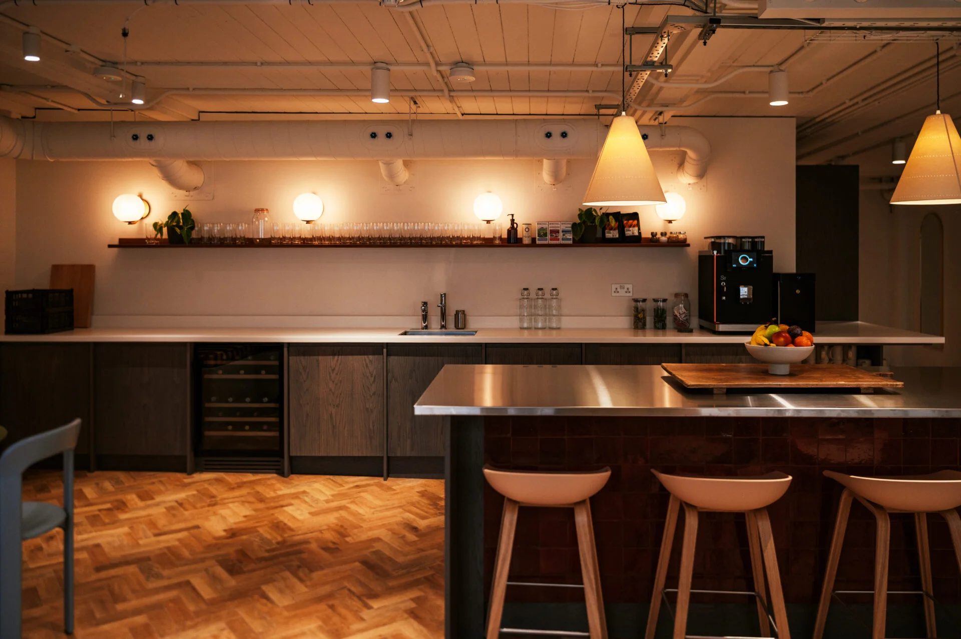 eight&four workplace / interior design project in London, United Kingdom by Soul Spaces — image 3